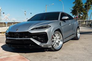 Lamborghini Urus SE Thumbnail