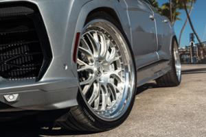 Lamborghini Urus SE Thumbnail