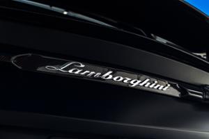 Lamborghini Urus Thumbnail