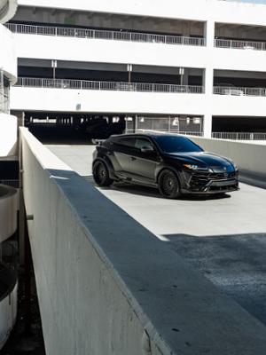 Lamborghini Urus Thumbnail