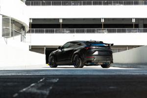 Lamborghini Urus Thumbnail
