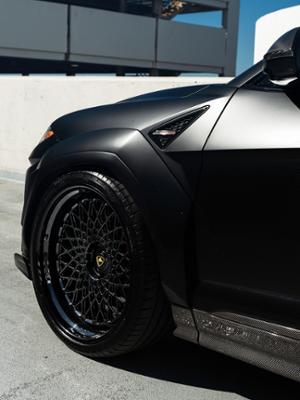 Lamborghini Urus Thumbnail