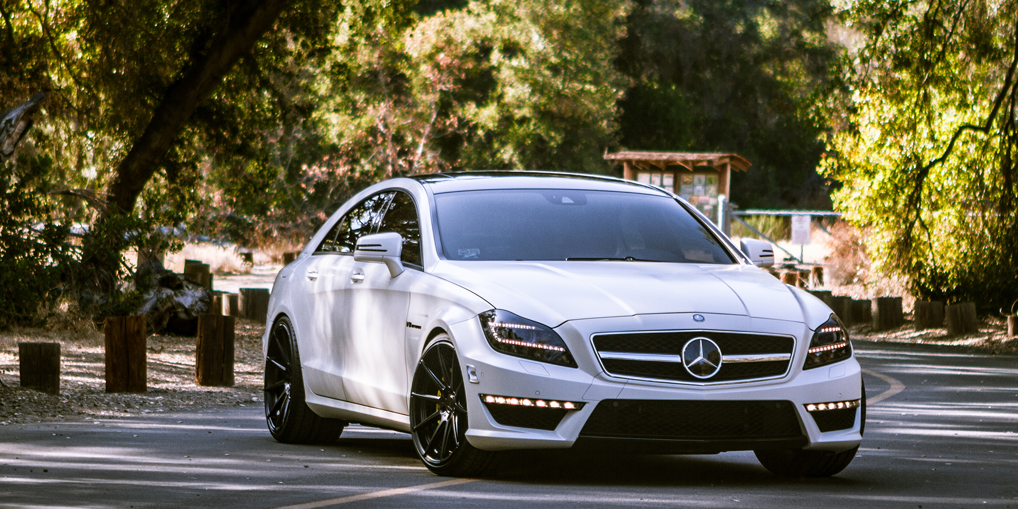 Mercedes Benz CLS 63 AMG ночью