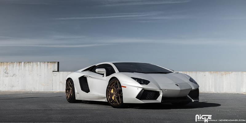 Lamborghini Aventador