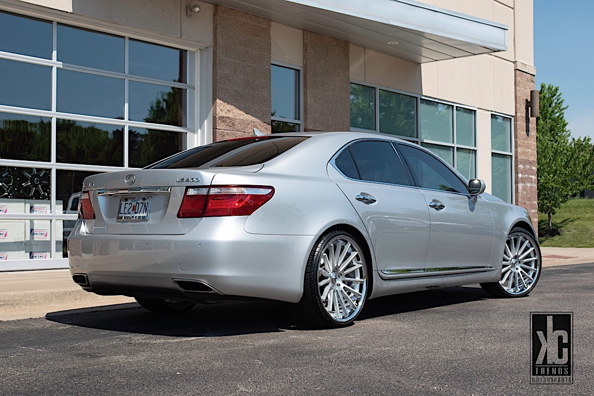 Lexus LS460