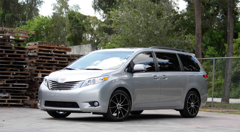  Toyota Sienna with Ruff Racing R943