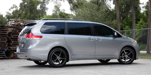 Toyota Sienna with Ruff Racing R948