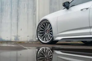 Audi RS6 Avant Thumbnail