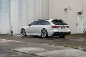 Audi RS6 Avant Thumbnail