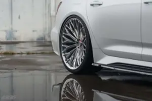 Audi RS6 Avant Thumbnail