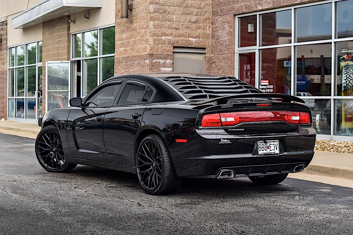 Dodge Charger with Asanti Black Label ABL-21 Leo