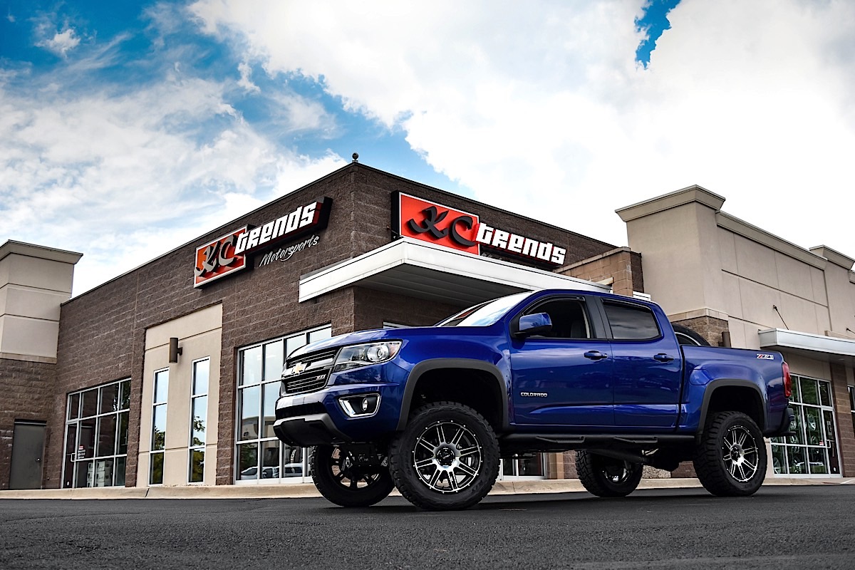 Chevrolet Colorado with Helo Wheels HE900