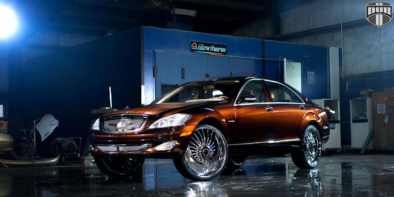  Mercedes-Benz S550 with DUB Skirts S602-Azzmacka