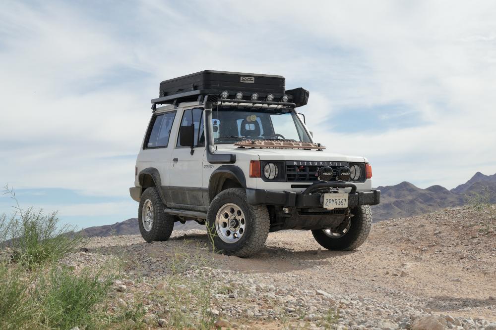 Mitsubishi Montero TR16