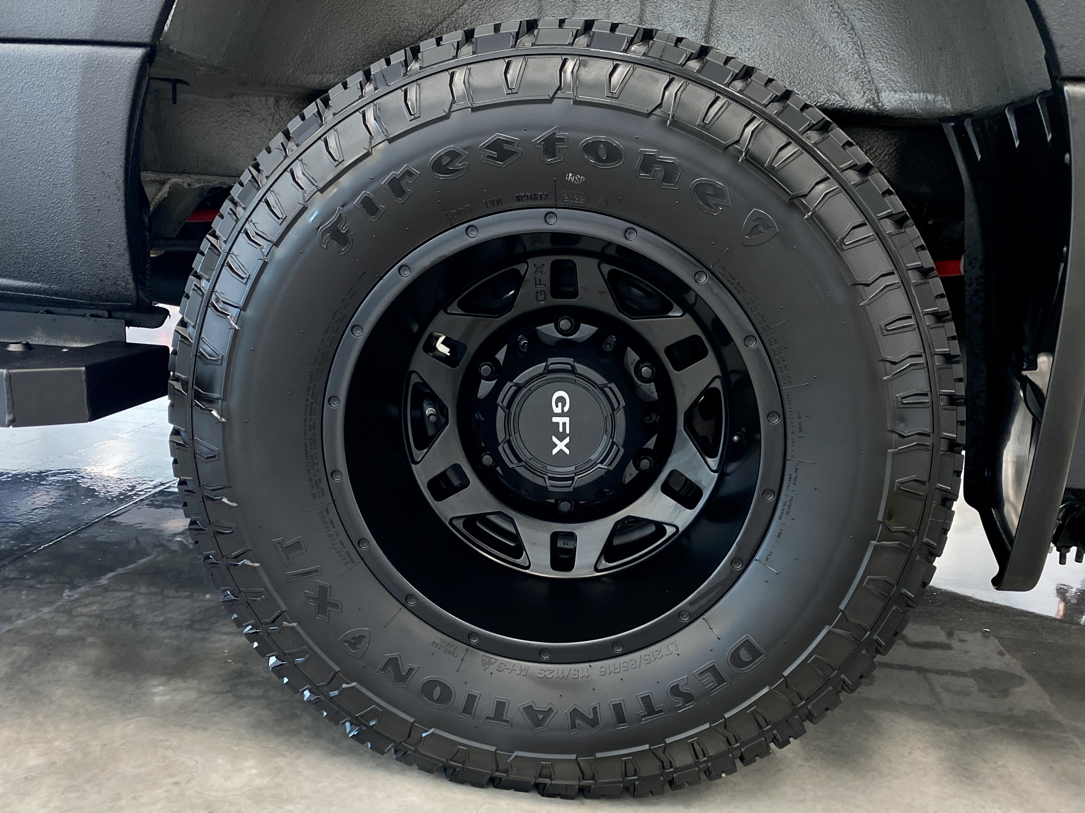 Mercedes-Benz Sprinter 3500 MV2 Dually Rear Gallery - Vöxx Wheel