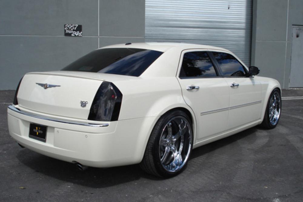 Chrysler 300 Vellano Wheels VST