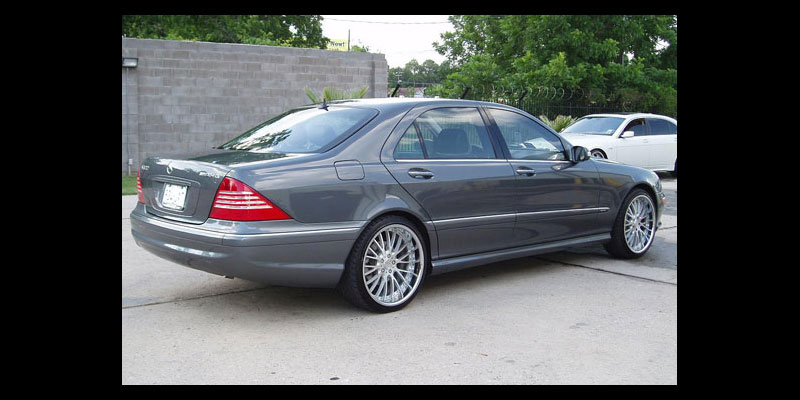 Mercedes-Benz S550