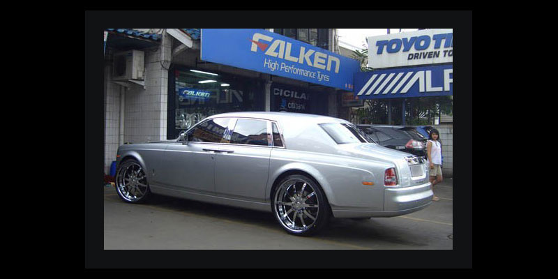 Rolls-Royce Phantom