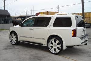 Infiniti QX56