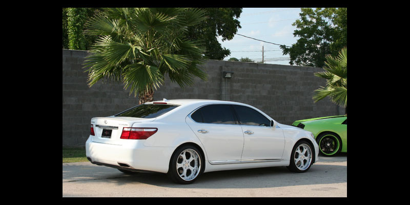 Lexus LS