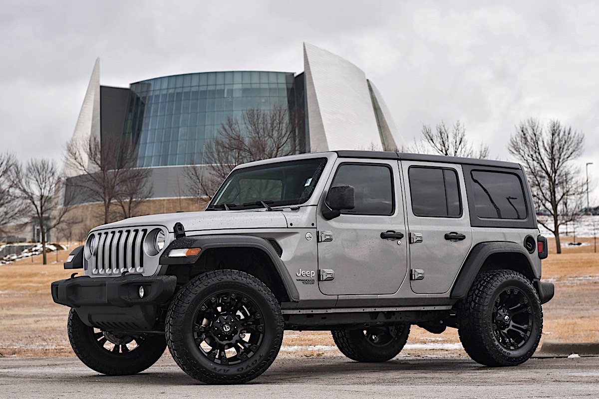 Jeep Wrangler with Fuel 1-Piece Wheels Vapor - D560