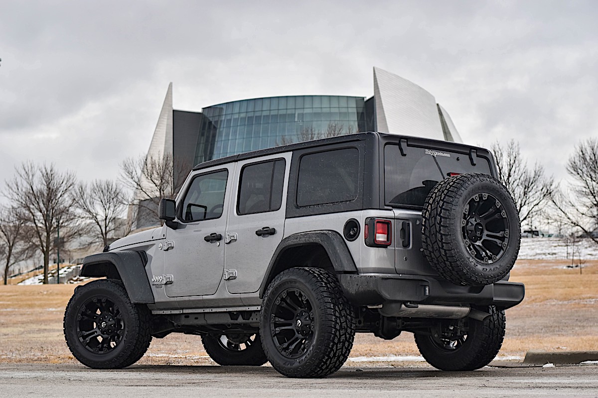 Jeep Wrangler with Fuel 1-Piece Wheels Vapor - D560