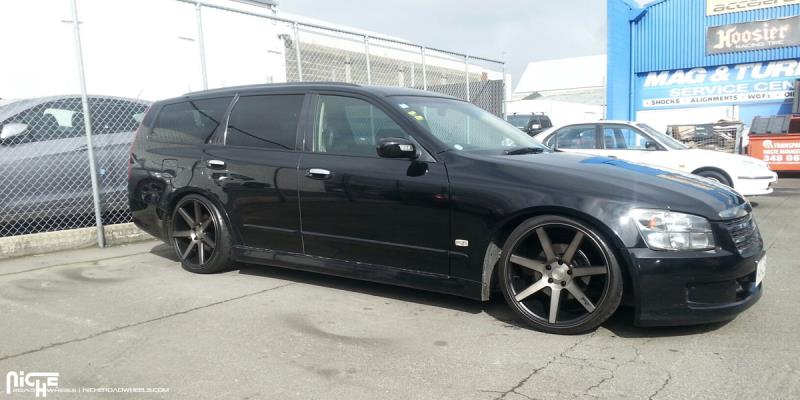 Nissan Stagea