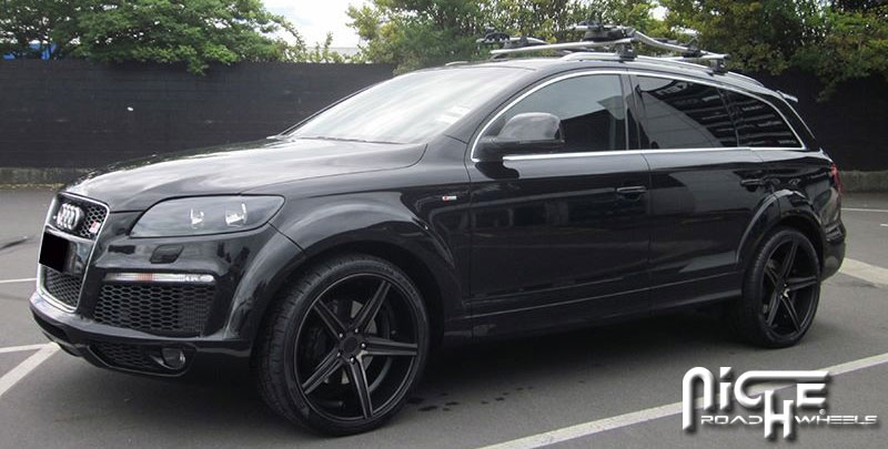  Audi Q7 with Niche Sport Series Apex - M126 