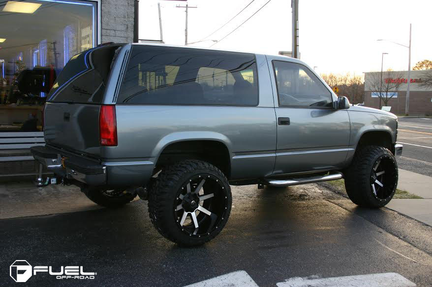 Chevrolet Tahoe Maverick D261 Gallery Tire South
