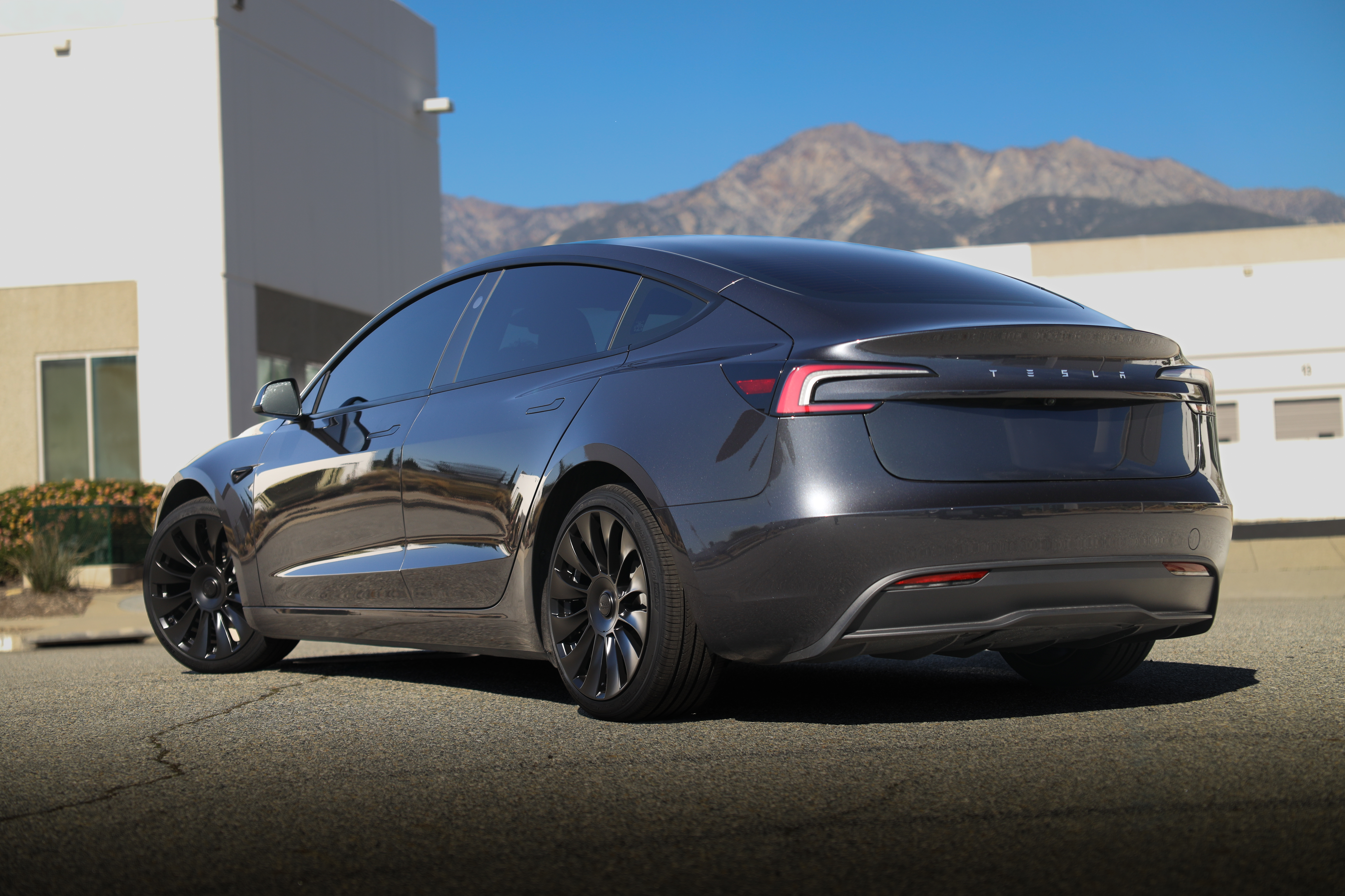 Tesla 3 EV3