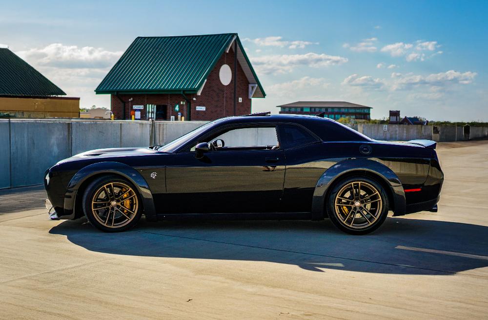 Dodge Challenger Hellcat Widebody 2