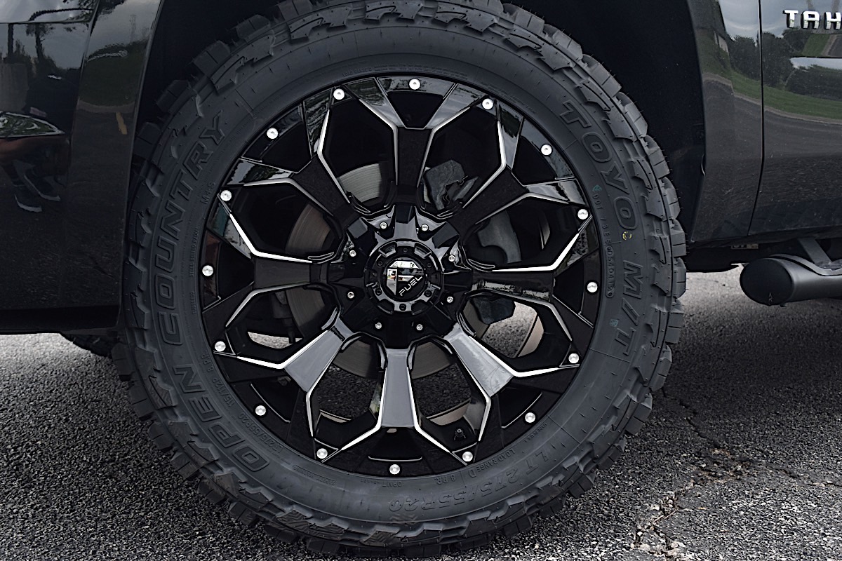 Chevrolet Tahoe with Fuel 1-Piece Wheels Assault - D576