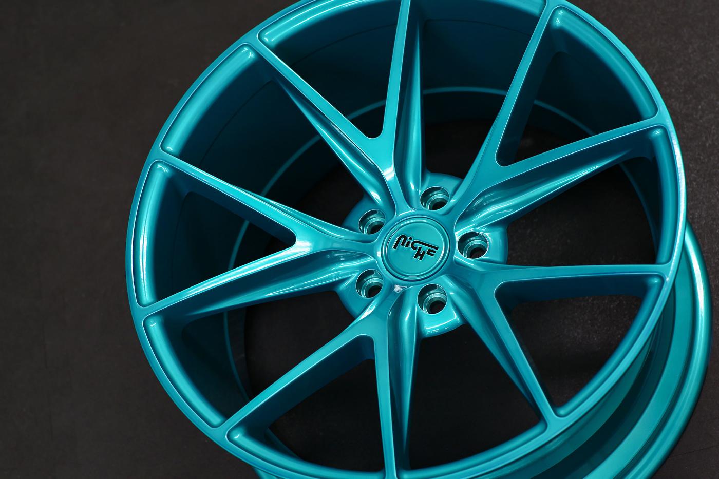 Niche M 119 Misano 20 x 9 5 x 114.3+35 mm光沢ブラックホイールリム